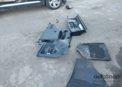 2017 Toyota Highlander Limited Platinum z USA, uszkodzony, nr VIN 5TDDZRFH0HS388395